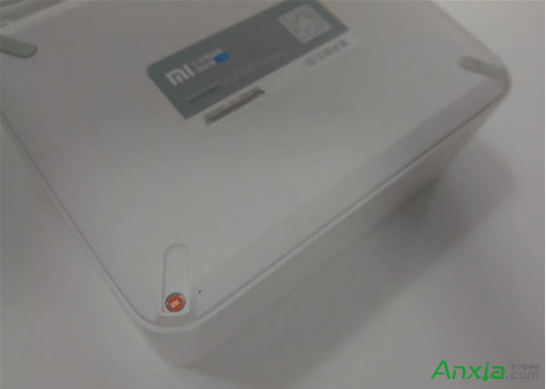 小米路由器怎么換硬盤(pán) 多圖詳解拆機(jī)過(guò)程