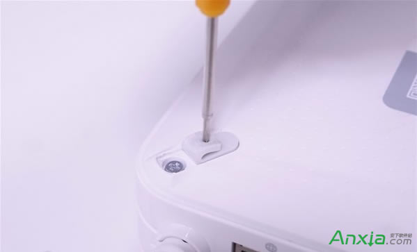 小米路由器怎么換硬盤(pán) 多圖詳解拆機(jī)過(guò)程