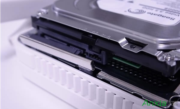 小米路由器怎么換硬盤(pán) 多圖詳解拆機(jī)過(guò)程