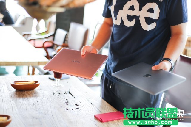 �A��MateBook X���O��MacBook�Ă��ð��������u�y