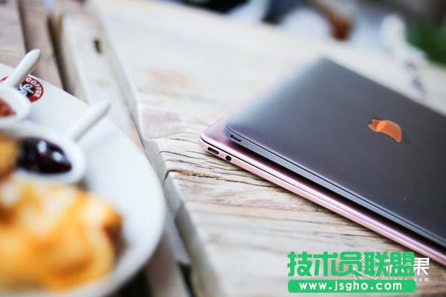 �A��MateBook X���O��MacBook�Ă��ð��������u�y