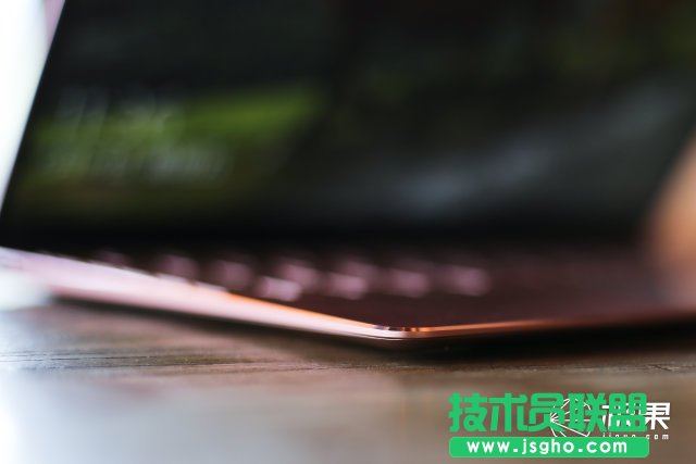 �A��MateBook X���O��MacBook�Ă��ð��������u�y